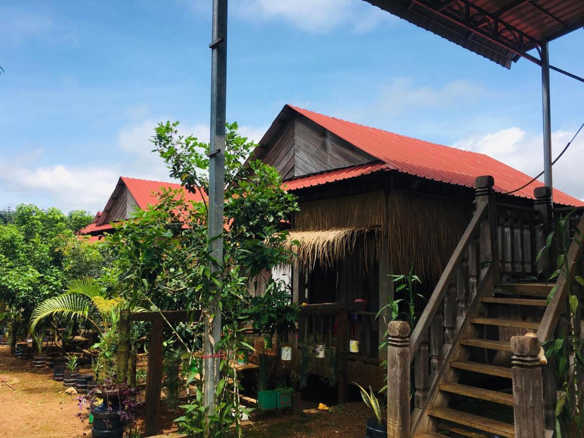 Ratanakiri Farmhouse & Trekking Banlung Exteriör bild